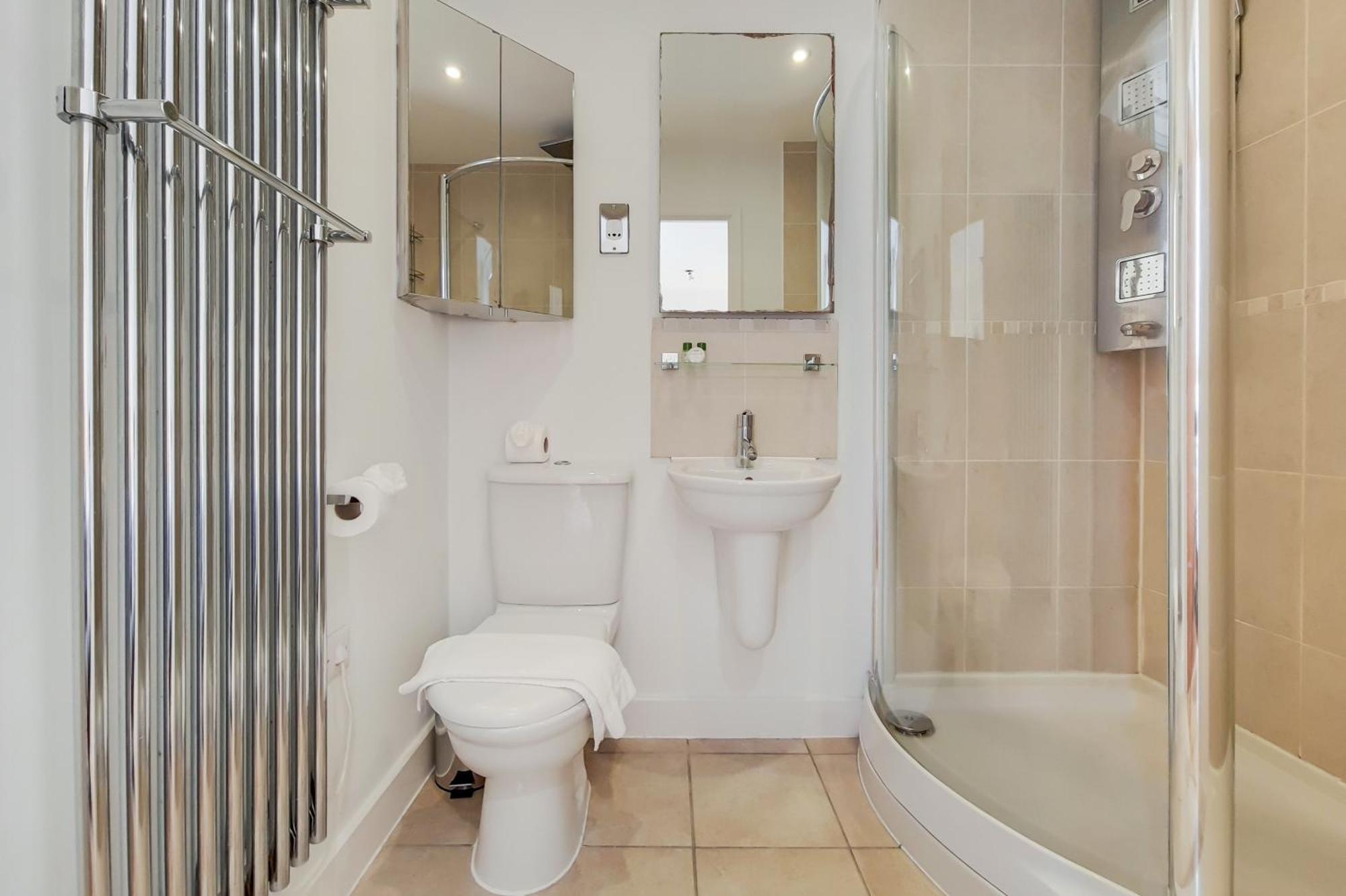 Deluxe Two Bed Apartment With River & City View Londra Dış mekan fotoğraf
